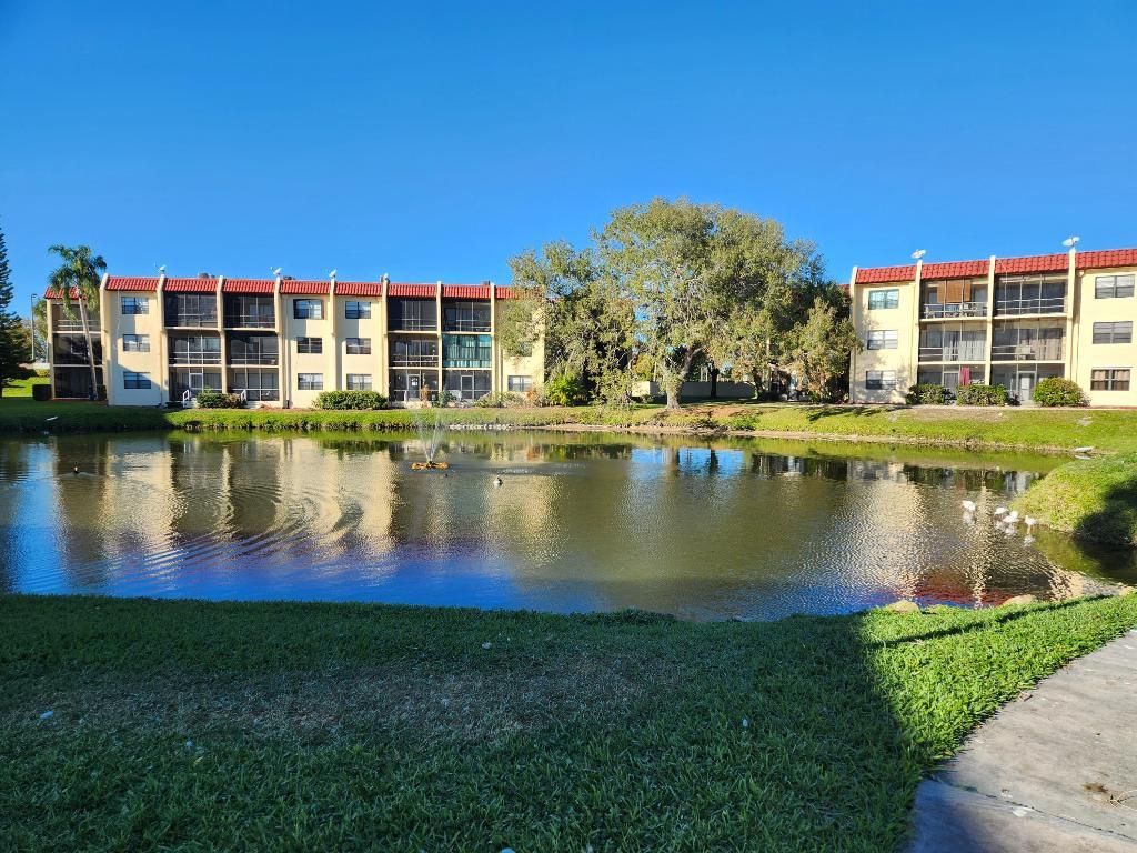 2050 Oleander Boulevard, Unit 8-109, Fort Pierce, FL 34950 Photo