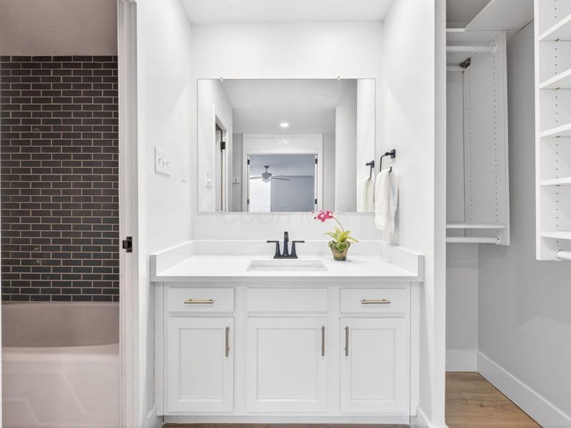 1000 Urlin Avenue, Unit 1007, Columbus, OH 43212 Photo 22