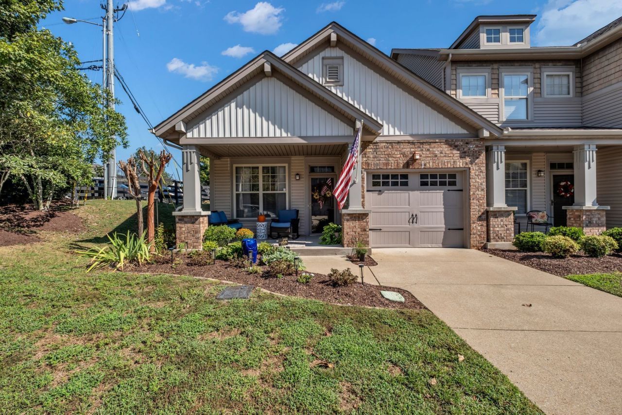 301 Griffin Pl, Hermitage, TN 37076 Main Photo