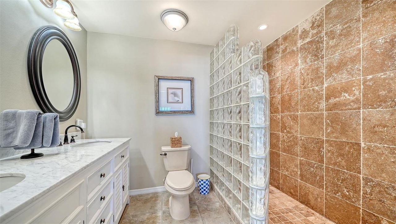 1564 Stickney Point Road, Unit 303, Sarasota, FL 34231 Photo