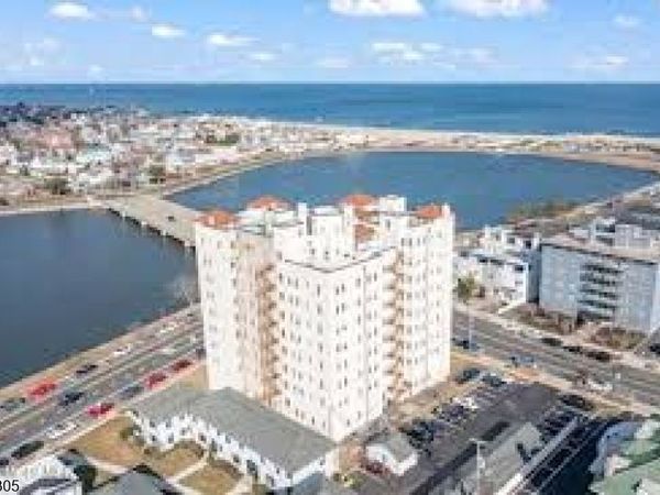 400 Deal Lake Dr 2L, Asbury Park, NJ 07712