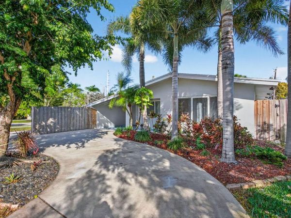3792 NE 19th Avenue, Oakland Park, FL 33308