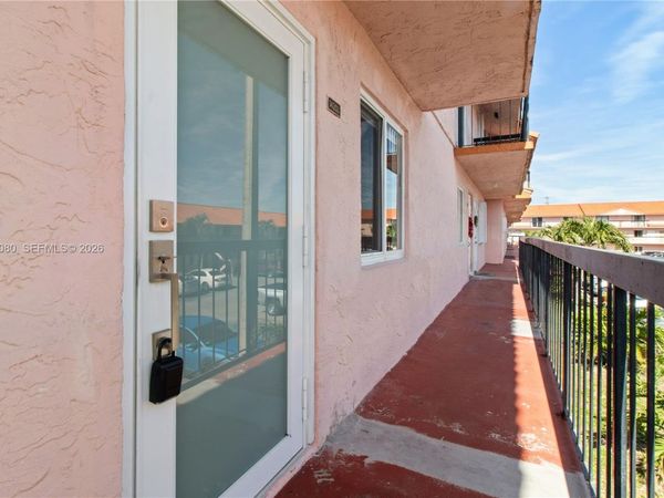 2162 W 60th St, Unit 14203, Hialeah, FL 33016