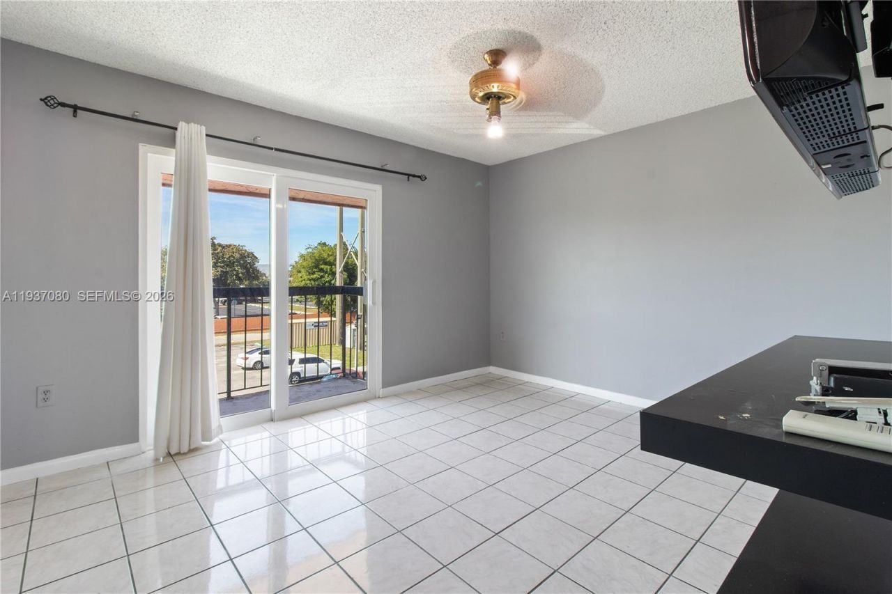 2162 W 60th St, Unit 14203, Hialeah, FL 33016 Photo