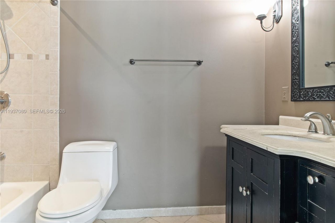 2162 W 60th St, Unit 14203, Hialeah, FL 33016 Photo