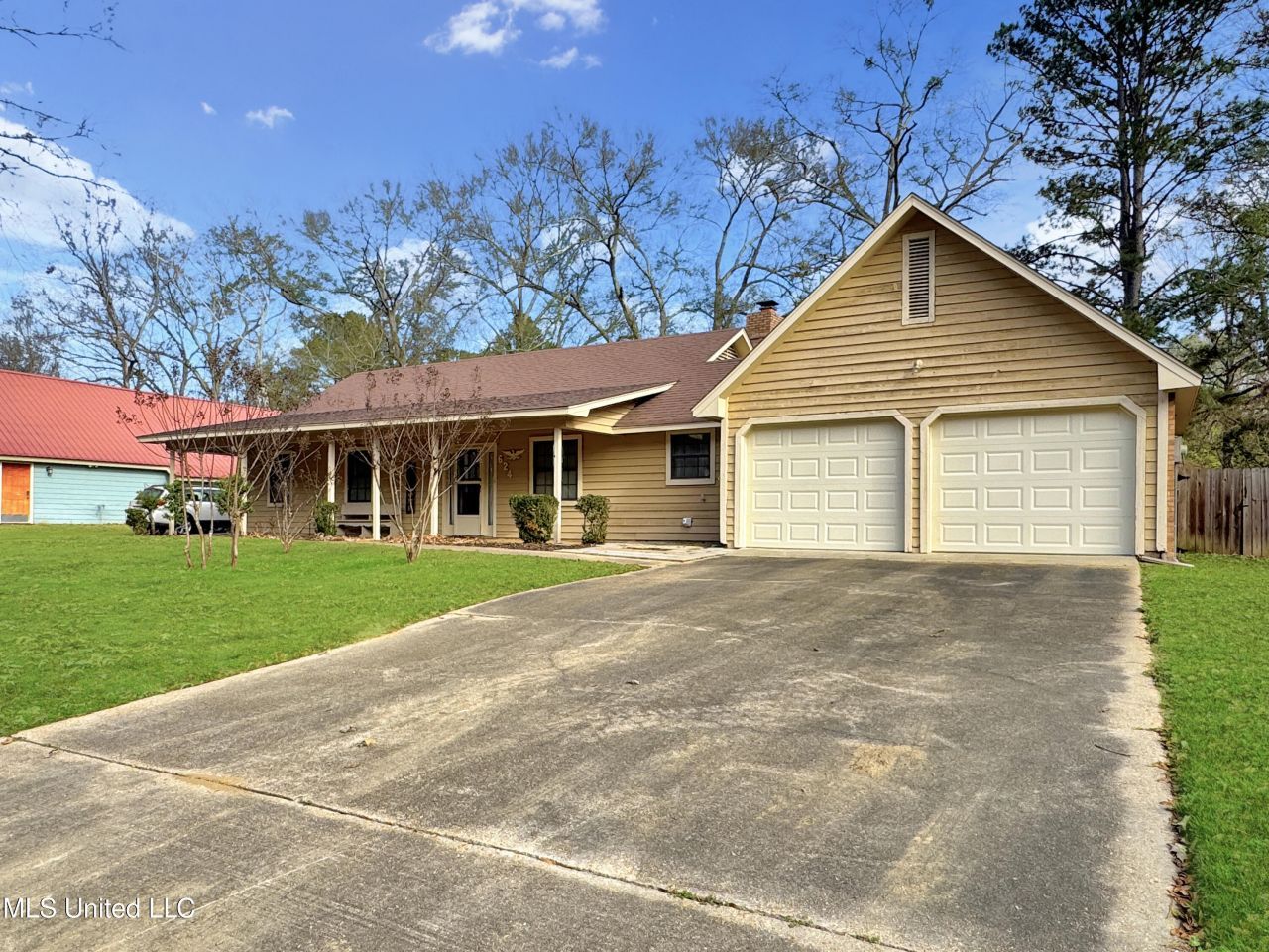 624 Cedar Springs Drive, Jackson, MS 39212 Main Photo