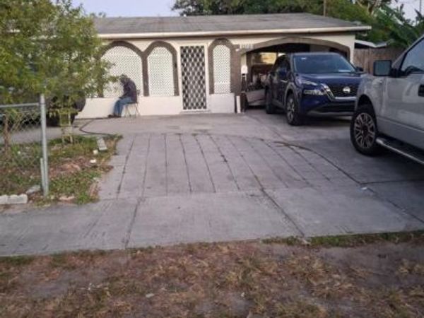1944 NE 2nd Ave, Pompano Beach, FL 33060