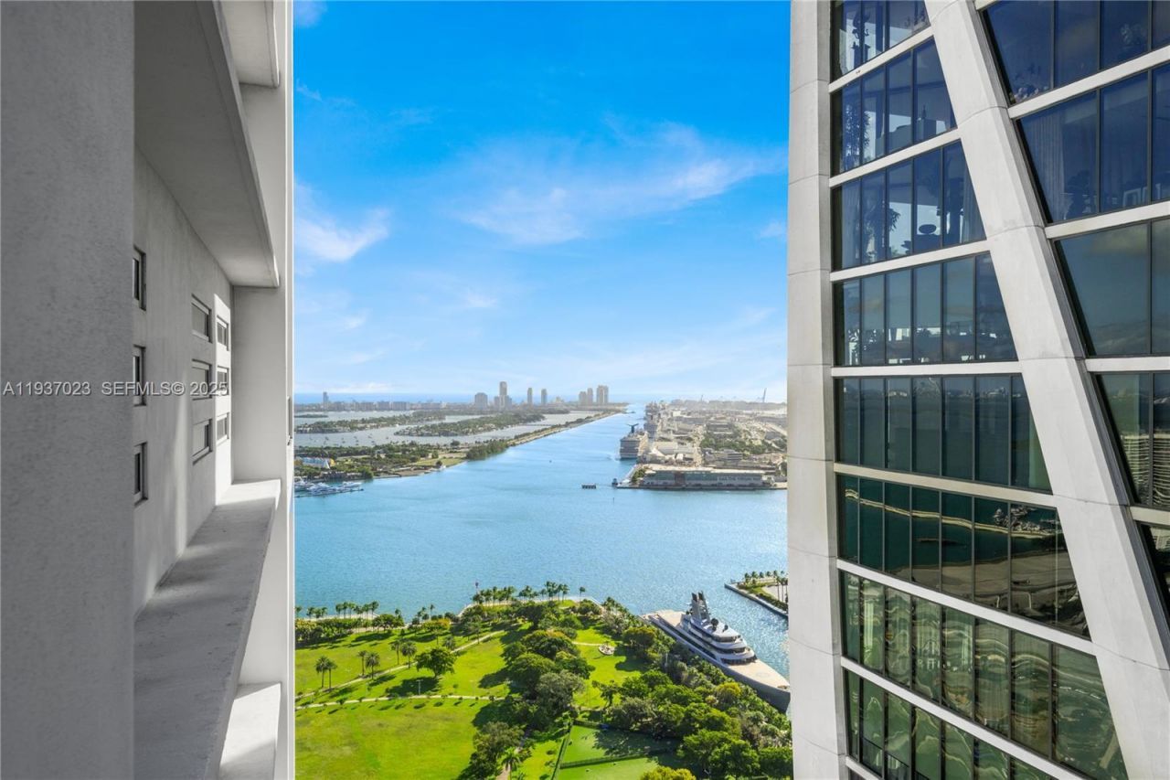 1040 Biscayne Blvd , Unit 4108, Miami, FL 33132 Photo