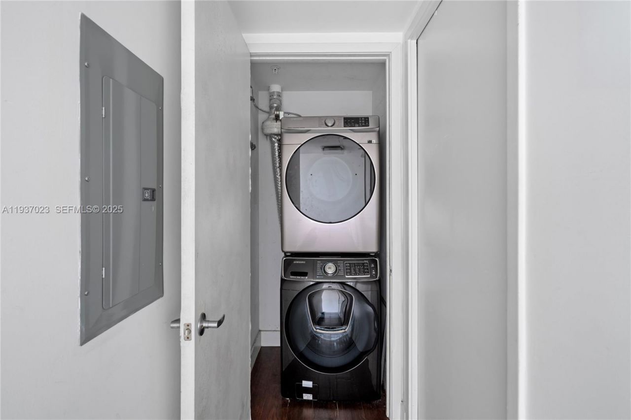 1040 Biscayne Blvd , Unit 4108, Miami, FL 33132 Photo