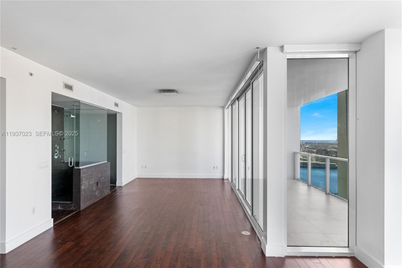 1040 Biscayne Blvd , Unit 4108, Miami, FL 33132 Photo