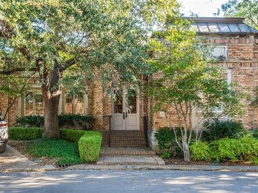34 Stonecourt Circle, Dallas, TX 75225