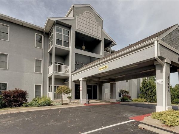 17800 E Bolger Road, Unit 147, Independence, MO 64055