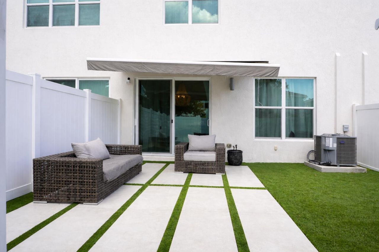 1104 Rio Court, Deerfield Beach, FL 33064 Photo