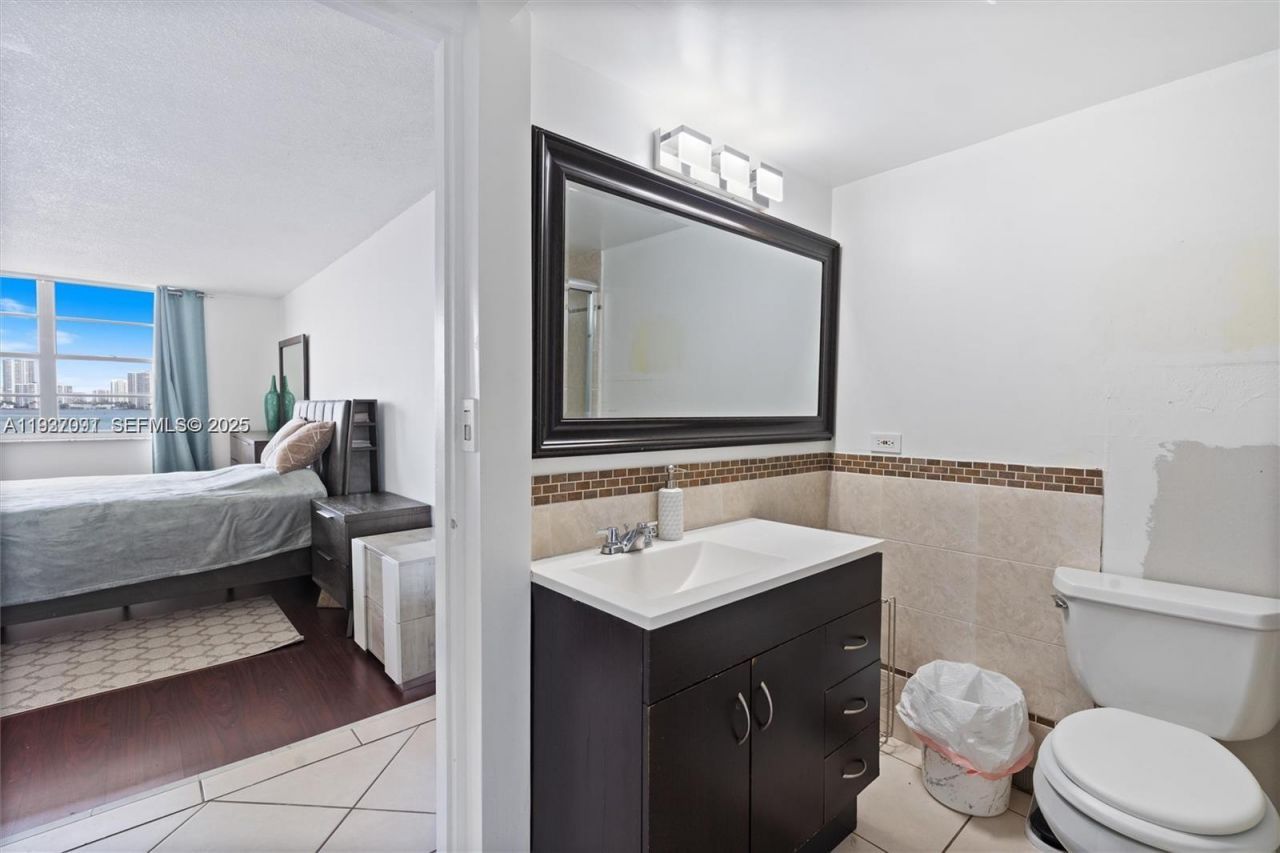 251 174th St, Unit 218, Sunny Isles Beach, FL 33160 Photo