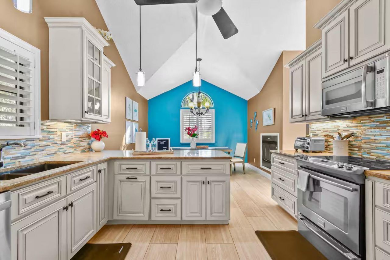 13837 76th Avenue, Seminole, FL 33776 Photo