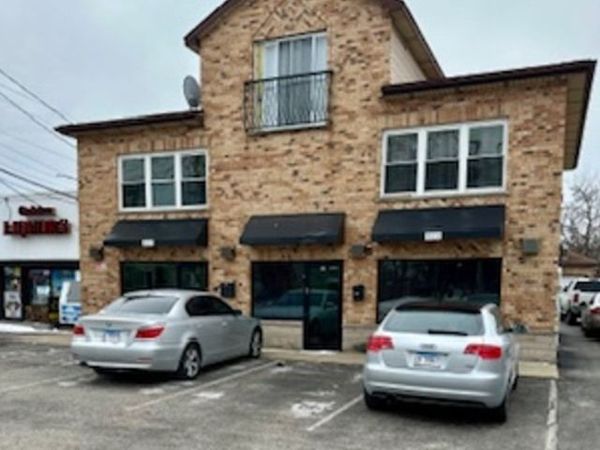 915 E Oakton Street, Unit A, Des Plaines, IL 60018