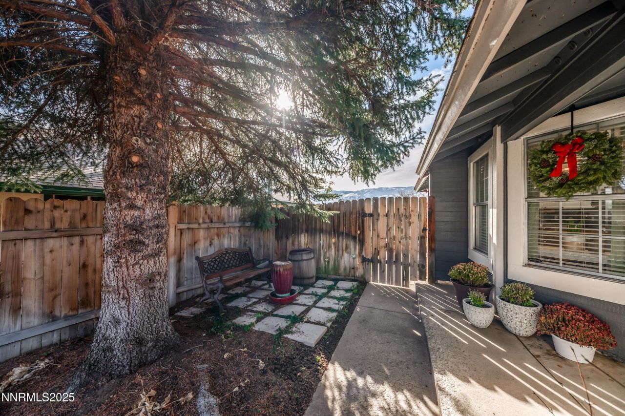 6052 Bankside Way, Reno, NV 89523 Photo