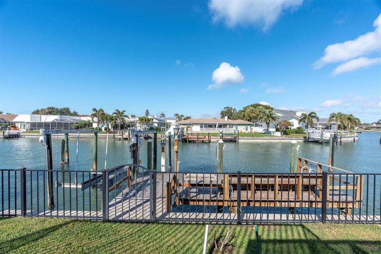 4935 62nd Avenue S, Saint Petersburg, FL 33715 Photo