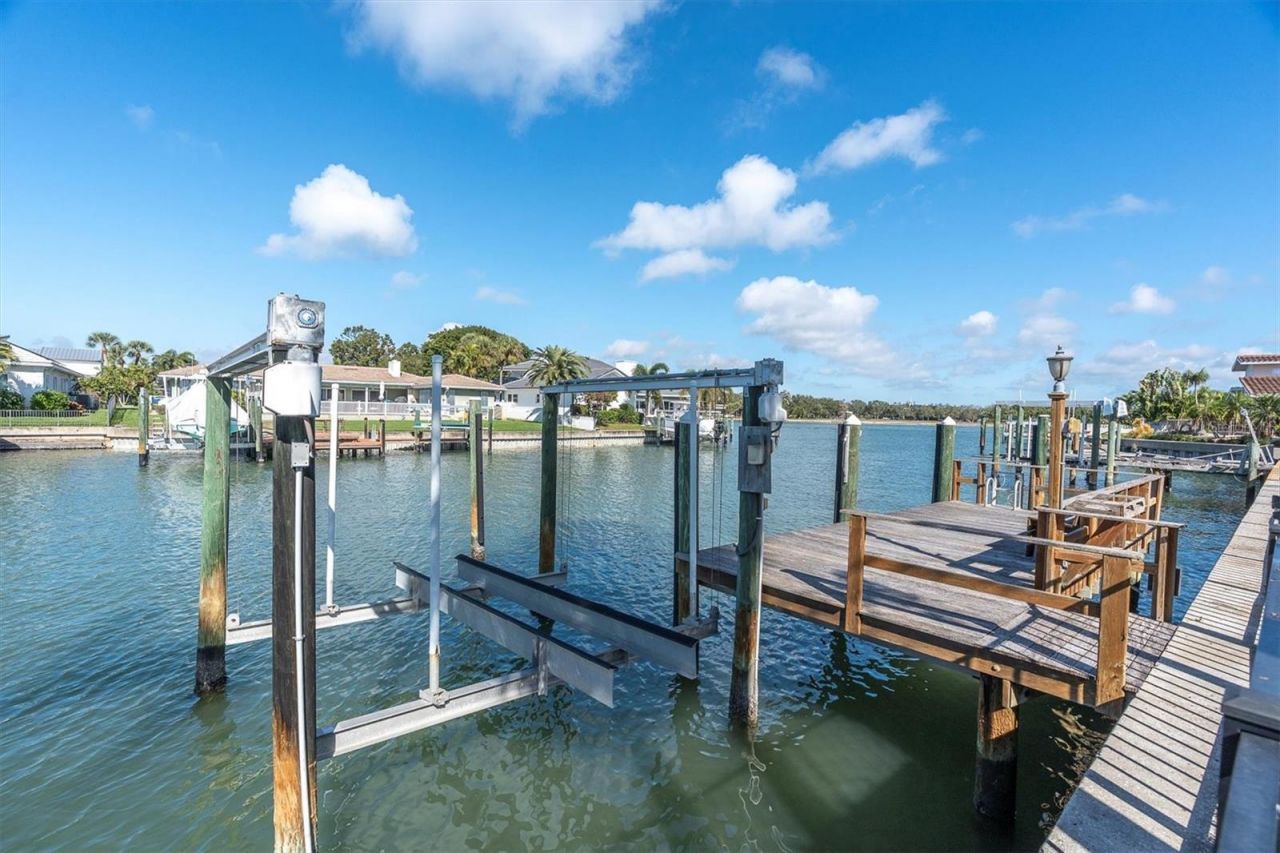 4935 62nd Avenue S, Saint Petersburg, FL 33715 Photo