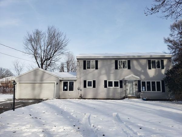 160 Bentley Rd, Barre, MA 01005