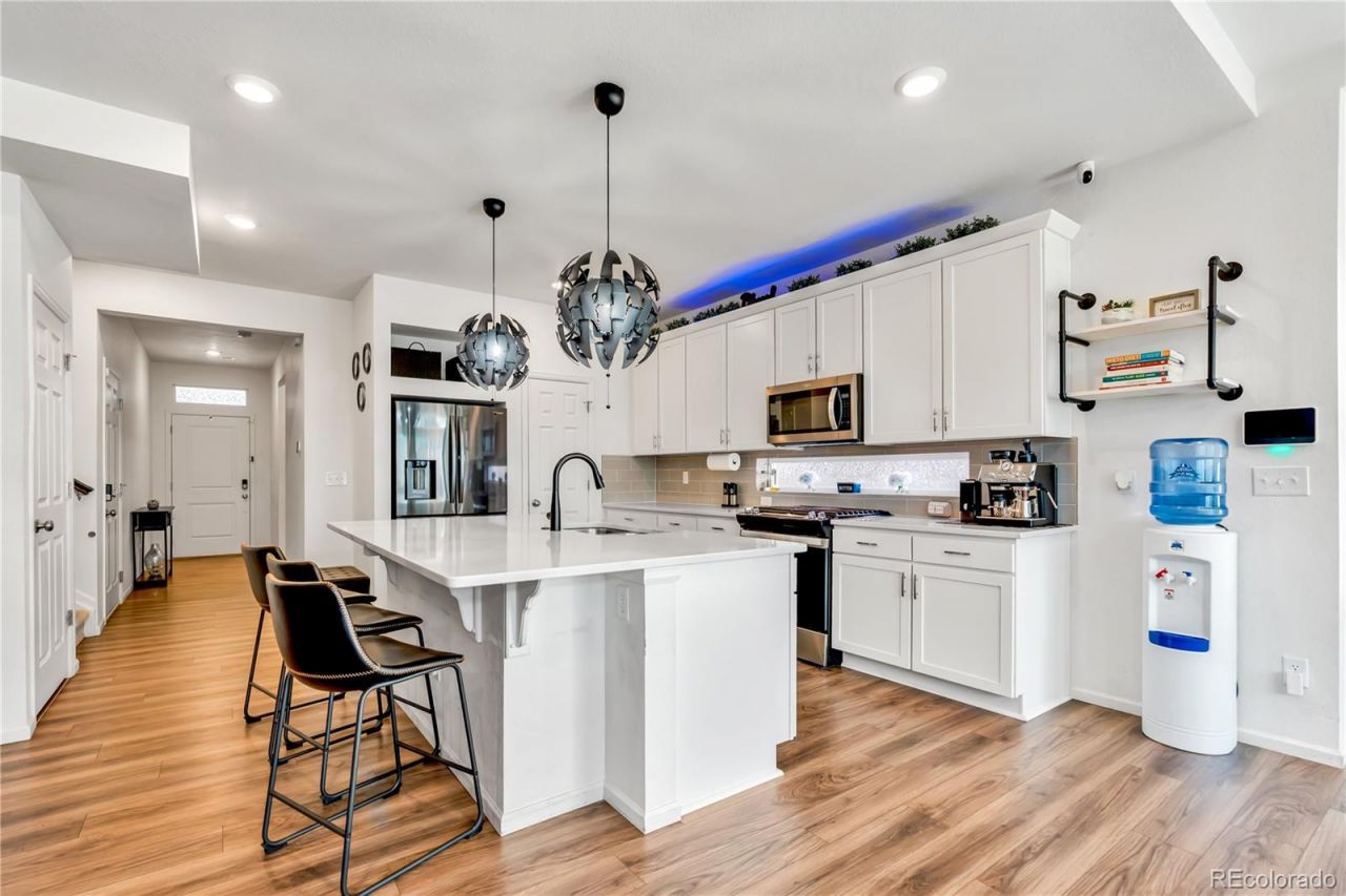 4074 N Picadilly Court, Aurora, CO 80019 Main Photo