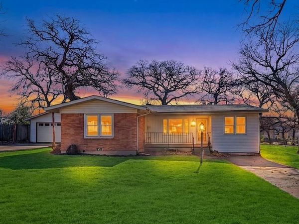 312 E Ellen Avenue, Hurst, TX 76053