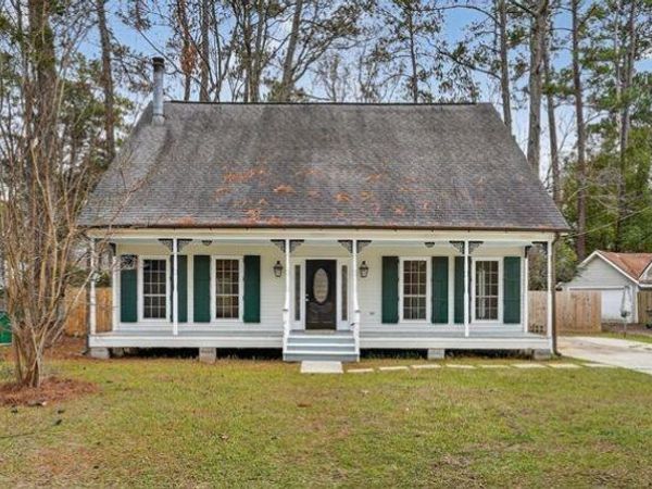 305 GOLDENWOOD Street, Mandeville, LA 70448