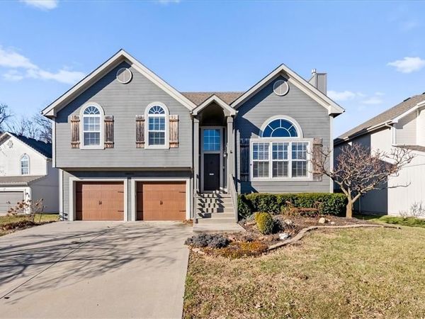 8762 N Chatham Avenue, Kansas City, MO 64154