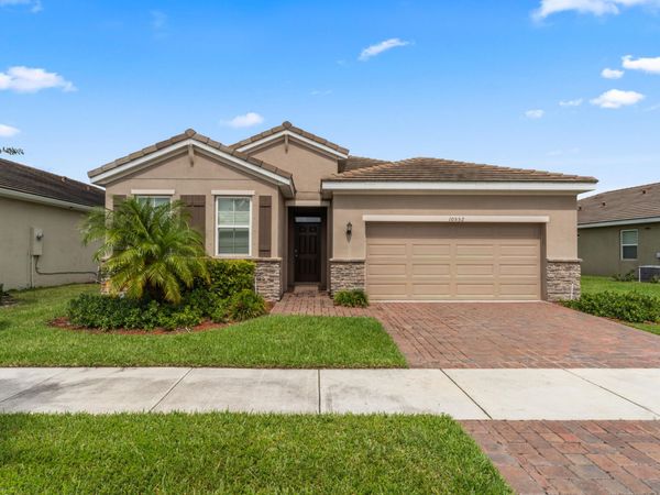 10552 SW Toren Way, Port St. Lucie, FL 34987