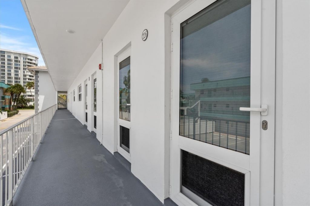 1461 S Ocean Boulevard, Unit 226, Lauderdale by the Sea, FL 33062 Photo