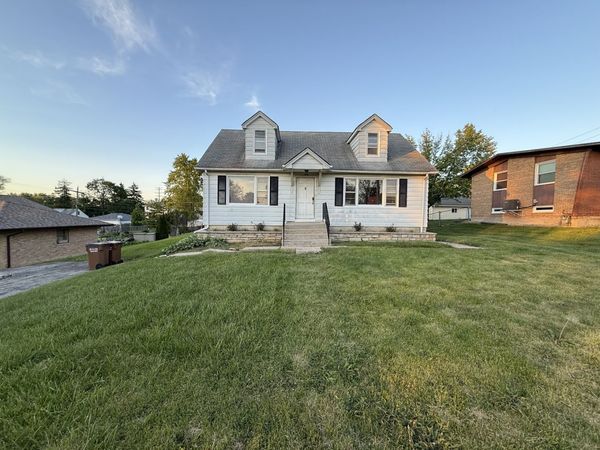 106 Kazwell Street, Willow Springs, IL 60480