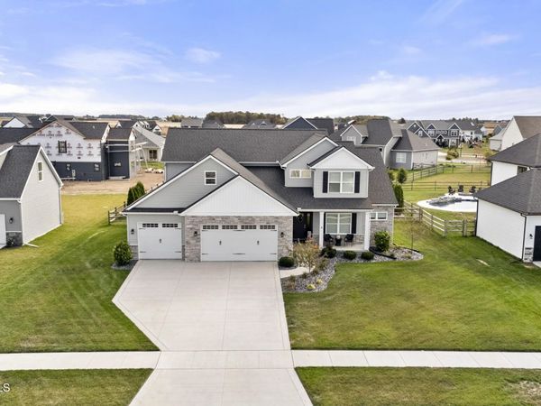 9437 Newbury Lane, Whitehouse, OH 43571