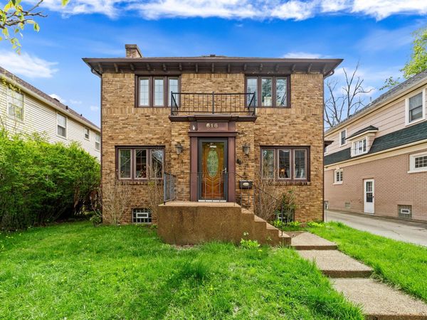 616 Rosewood Avenue SE, East Grand Rapids, MI 49506