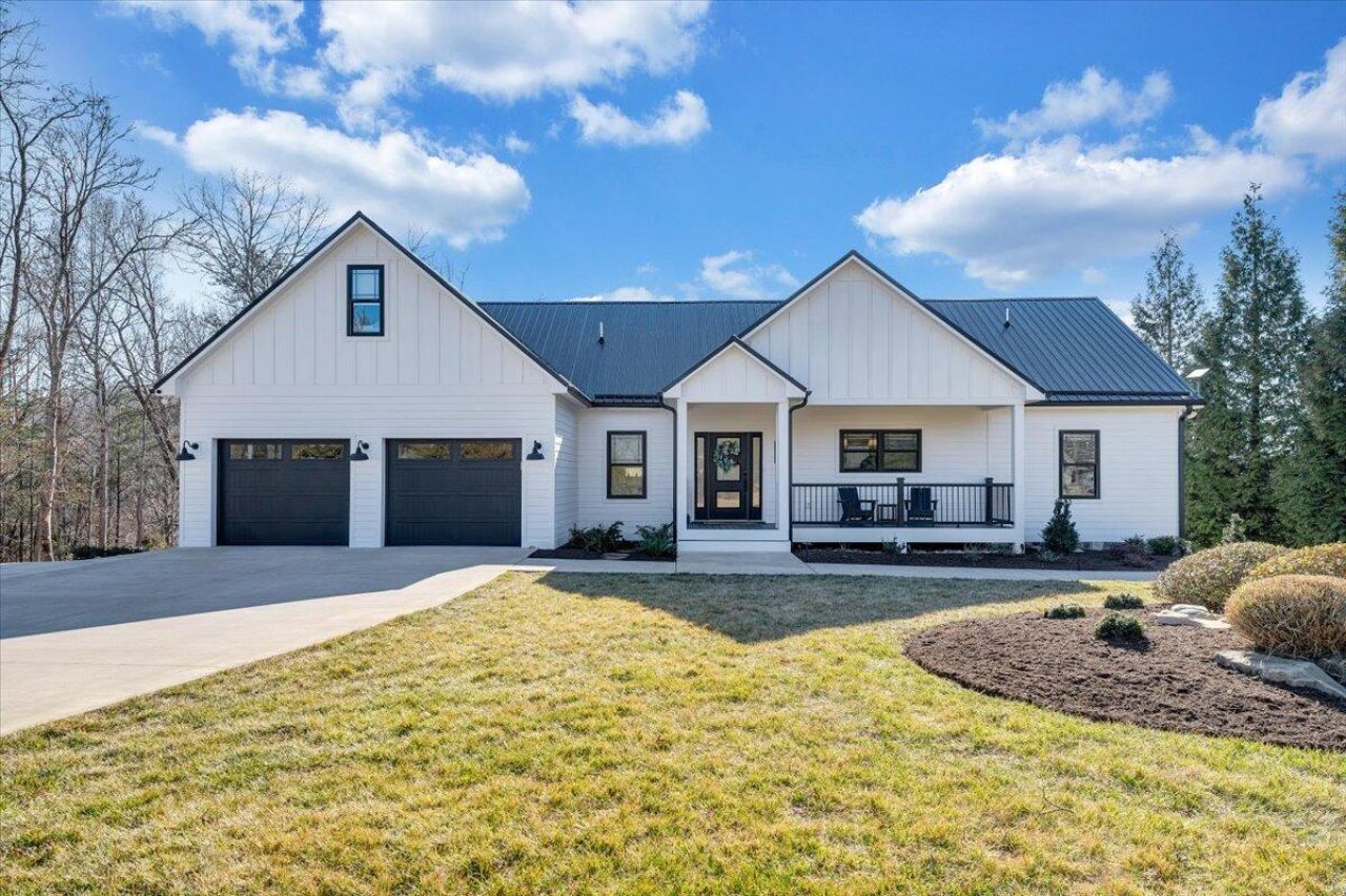 162 Lake Pointe Trl, Glade Hill, VA 24092 Main Photo