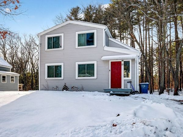 27 Beech St, Tyngsborough, MA 01879