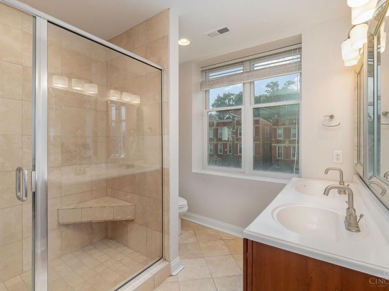 964 Auburnview Drive, Unit 3E, Cincinnati, OH 45206 Photo 21