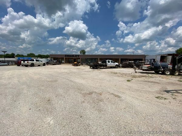 800 E Highway, Holdenville, OK 74848