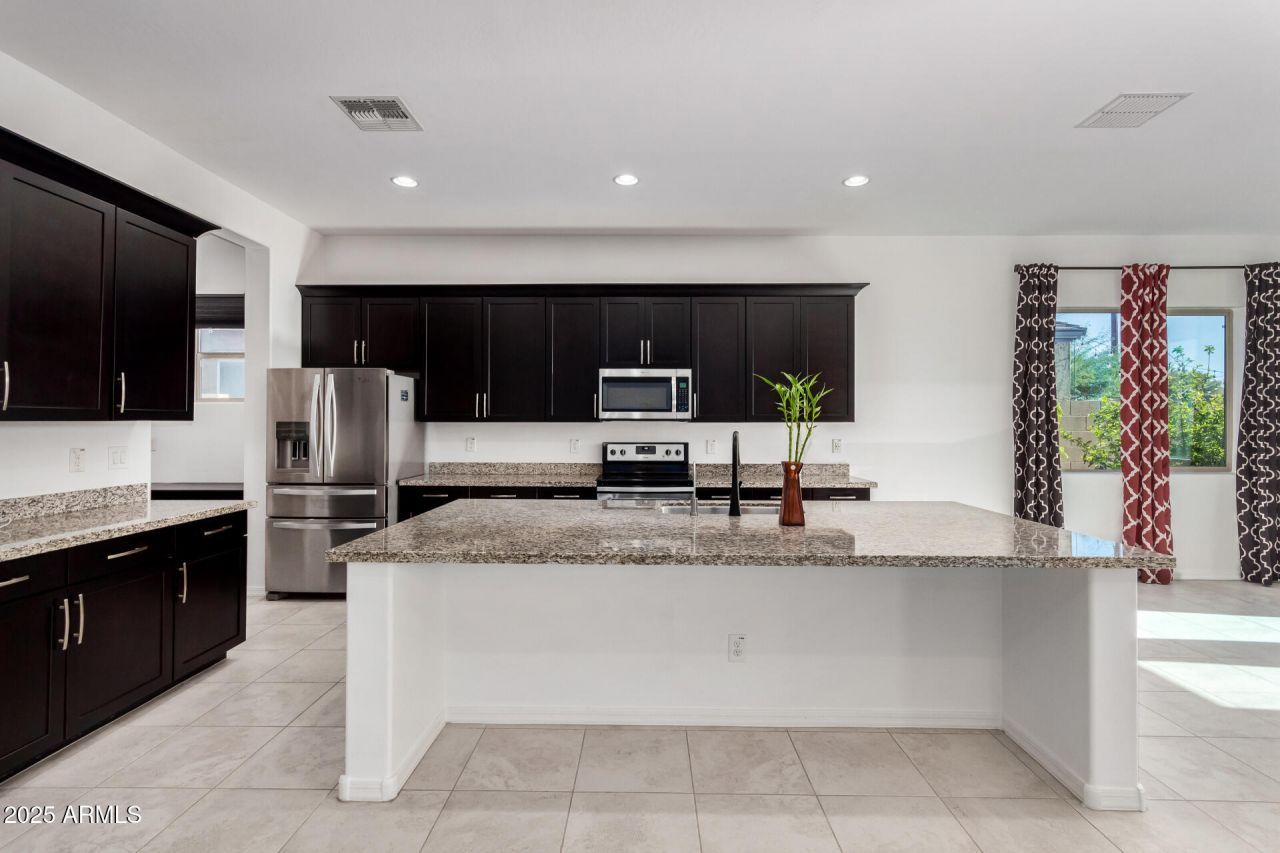 9383 W Via Del Sol Drive, Peoria, AZ 85383 Main Photo