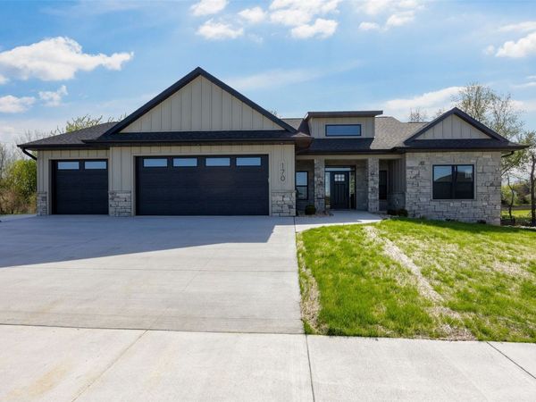 170 Pleasant Hill Drive NW, Swisher, IA 52338