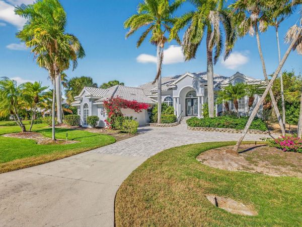 9008 Mockingbird Drive, Sanibel, FL 33957