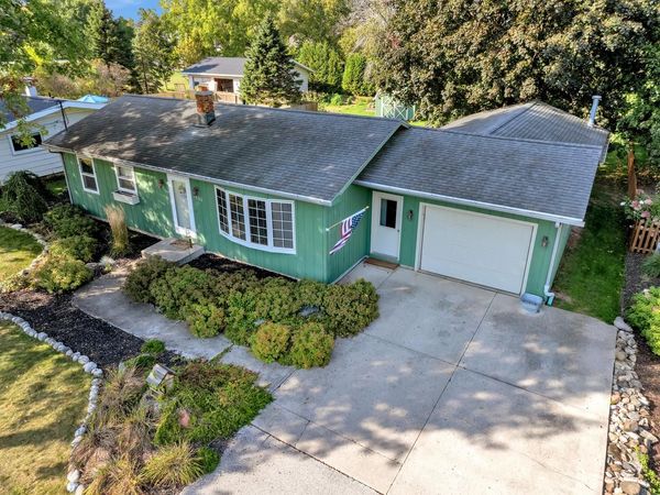 1436 W Washington AVENUE, Cleveland, WI 53015