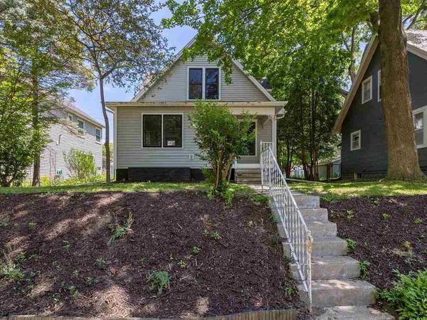 818 Rundell St, Iowa City, IA 52240