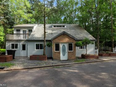 248 W LAKE VALLEY DRIVE, HAZLETON, PA 18202