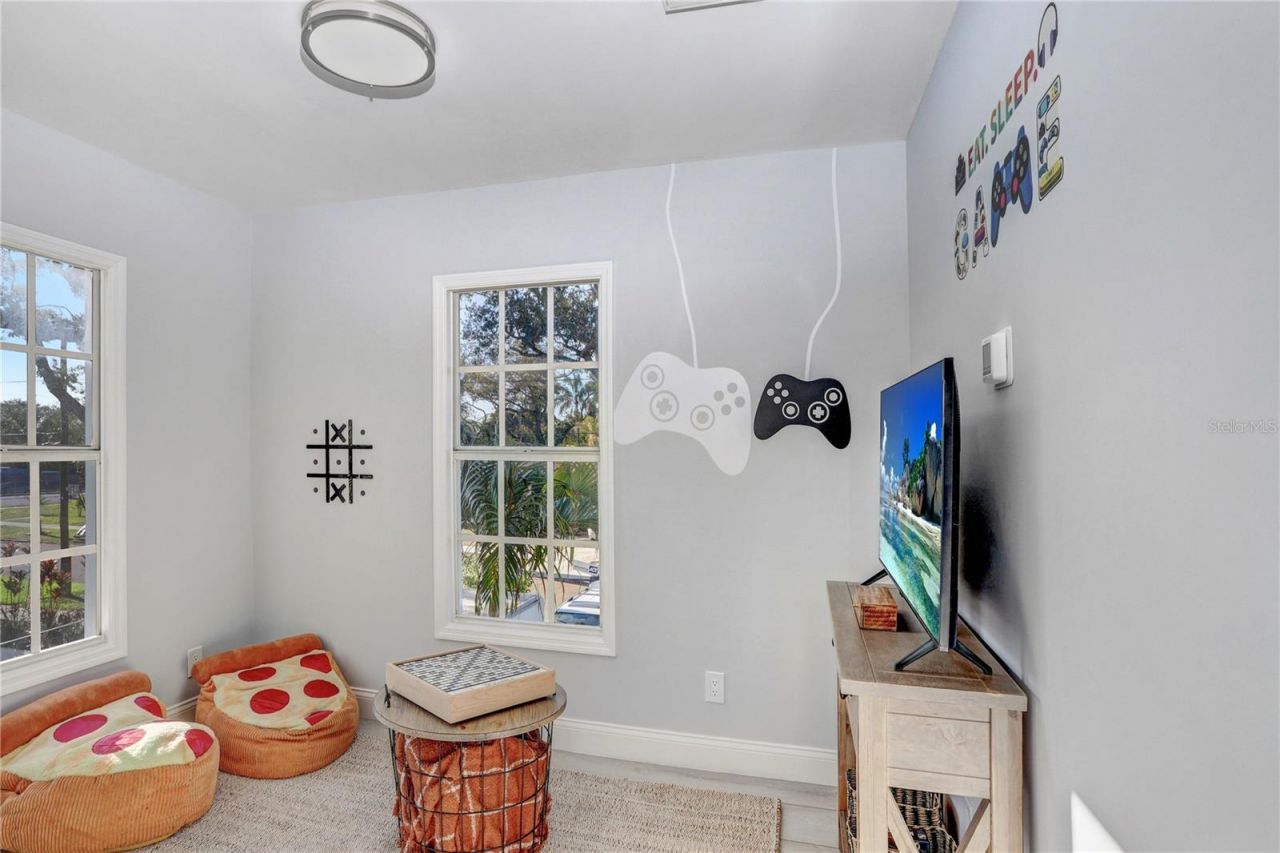 1960 Mckinley Street, Clearwater, FL 33765 Photo