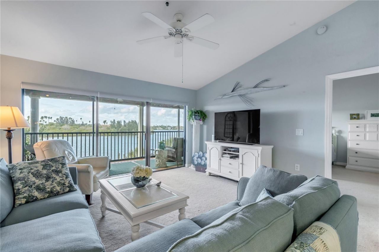 460 Bouchelle Drive, Unit 304, New Smyrna Beach, FL 32169 Photo