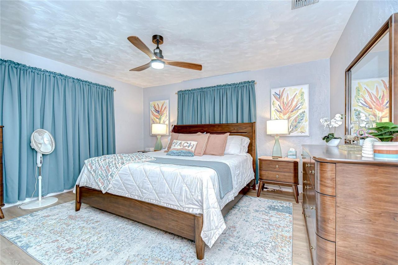 130 63rd Street S, Saint Petersburg, FL 33707 Photo