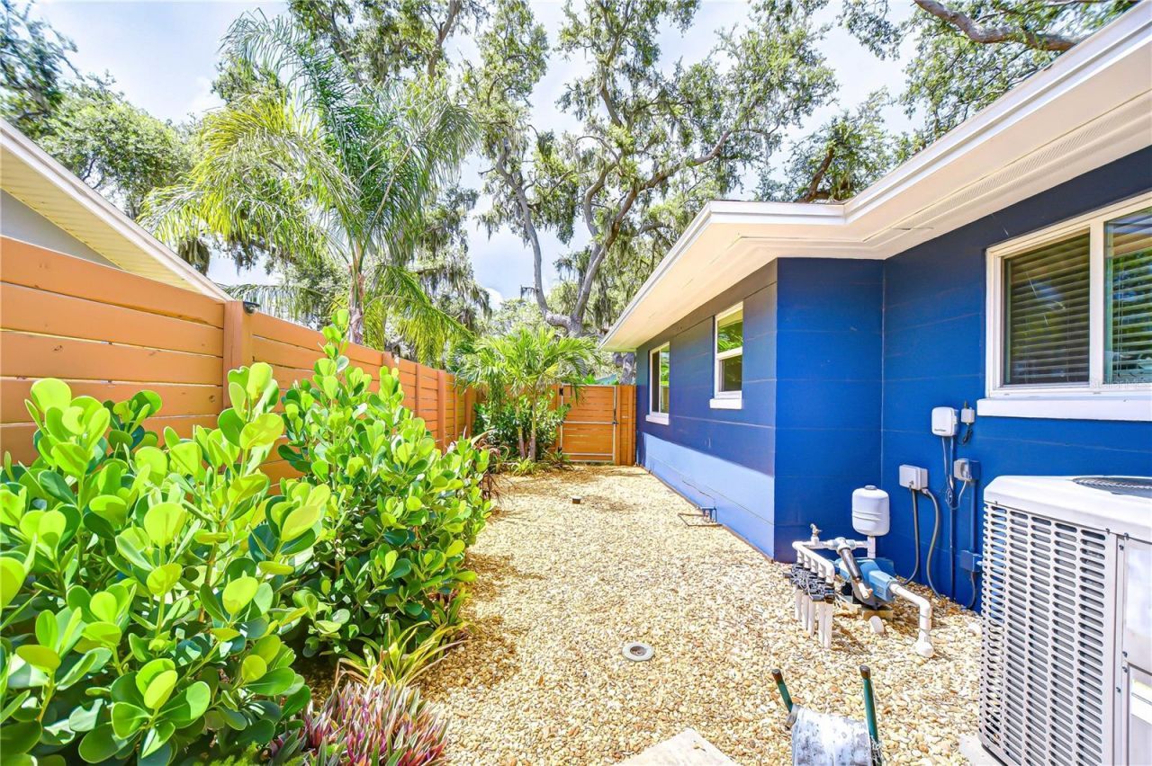 130 63rd Street S, Saint Petersburg, FL 33707 Photo