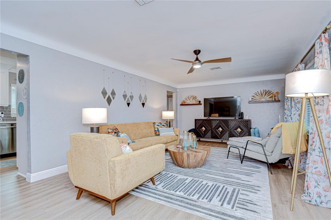 130 63rd Street S, Saint Petersburg, FL 33707 Photo