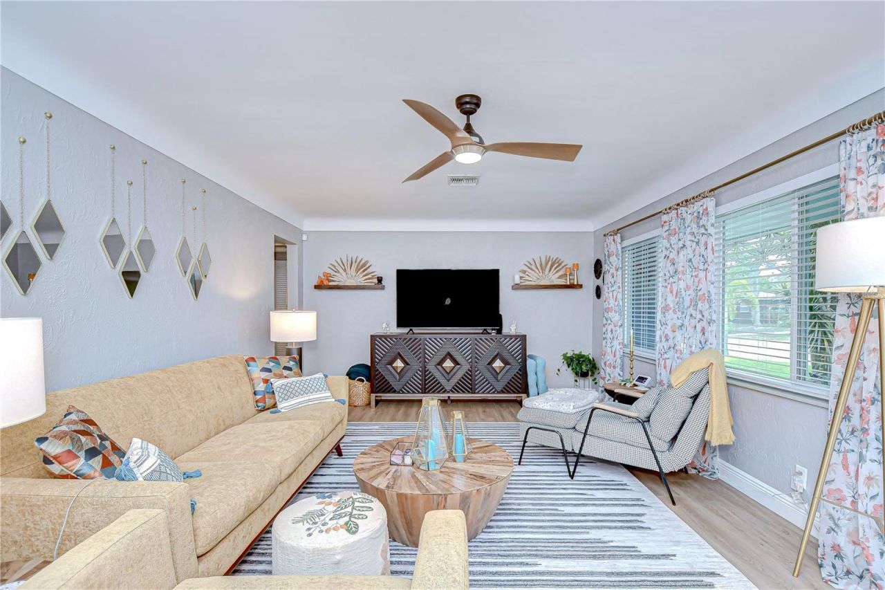 130 63rd Street S, Saint Petersburg, FL 33707 Photo