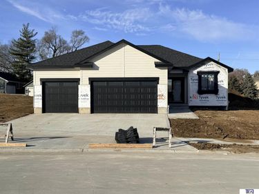 683 Palomino Street, Papillion, NE 68046